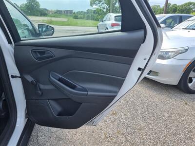 2015 Ford Focus S   - Photo 31 - Cincinnati, OH 45231