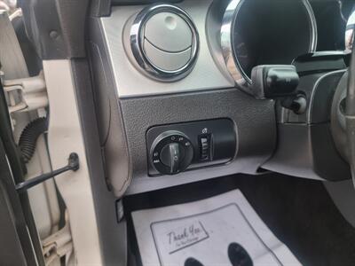 2007 Ford Mustang V6 Deluxe   - Photo 10 - Cincinnati, OH 45231