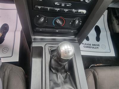 2007 Ford Mustang V6 Deluxe   - Photo 15 - Cincinnati, OH 45231