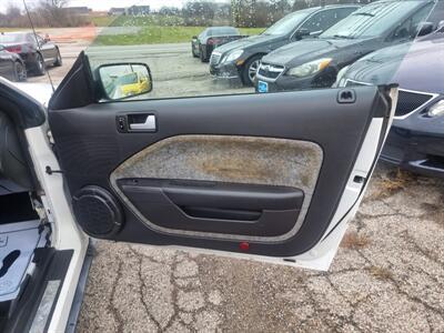 2007 Ford Mustang V6 Deluxe   - Photo 31 - Cincinnati, OH 45231