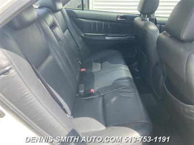 2004 Toyota Camry SE V6   - Photo 15 - Amelia, OH 45102