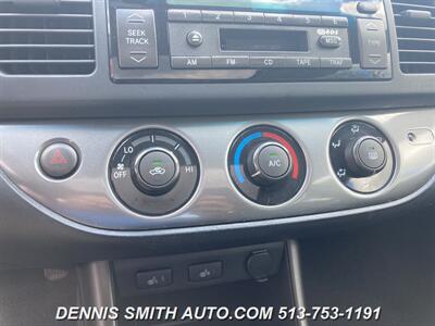 2004 Toyota Camry SE V6   - Photo 28 - Amelia, OH 45102