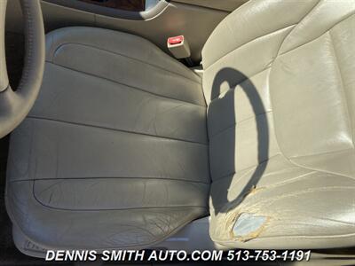 2001 Toyota Avalon XLS   - Photo 14 - Amelia, OH 45102