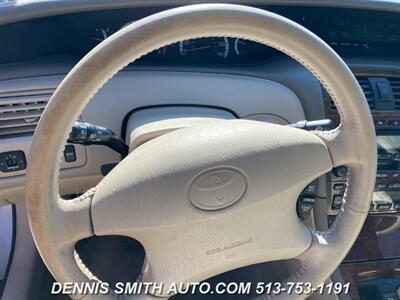 2001 Toyota Avalon XLS   - Photo 16 - Amelia, OH 45102