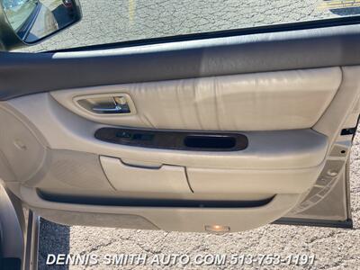 2001 Toyota Avalon XLS   - Photo 28 - Amelia, OH 45102