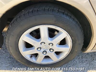 2001 Toyota Avalon XLS   - Photo 10 - Amelia, OH 45102