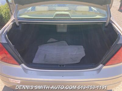 2001 Toyota Avalon XLS   - Photo 24 - Amelia, OH 45102