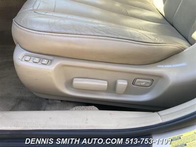 2001 Toyota Avalon XLS   - Photo 21 - Amelia, OH 45102