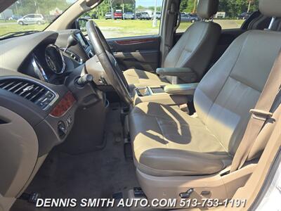 2014 Chrysler Town & Country Touring   - Photo 21 - Amelia, OH 45102
