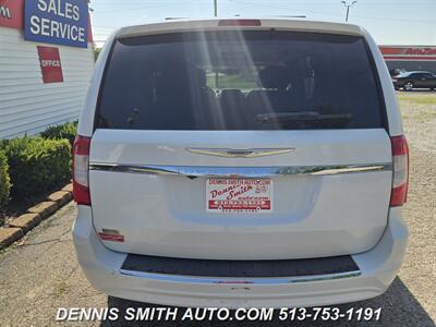 2014 Chrysler Town & Country Touring   - Photo 5 - Amelia, OH 45102