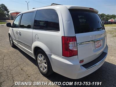 2014 Chrysler Town & Country Touring   - Photo 4 - Amelia, OH 45102