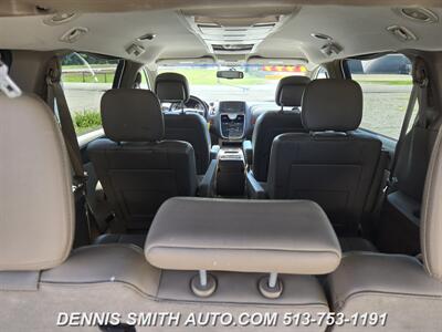 2014 Chrysler Town & Country Touring   - Photo 16 - Amelia, OH 45102