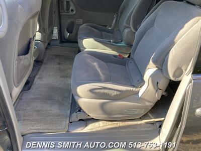 2005 Toyota Sienna CE 7 Passenger   - Photo 17 - Amelia, OH 45102