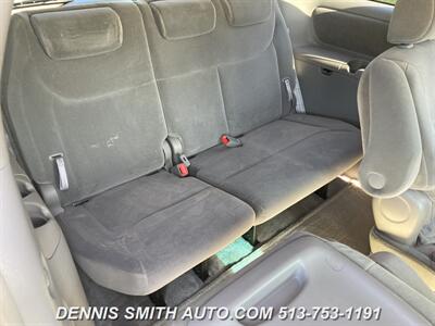 2005 Toyota Sienna CE 7 Passenger   - Photo 21 - Amelia, OH 45102