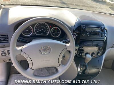 2005 Toyota Sienna CE 7 Passenger   - Photo 14 - Amelia, OH 45102