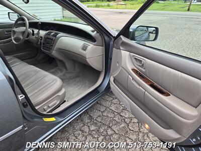2000 Toyota Avalon XLS   - Photo 16 - Amelia, OH 45102