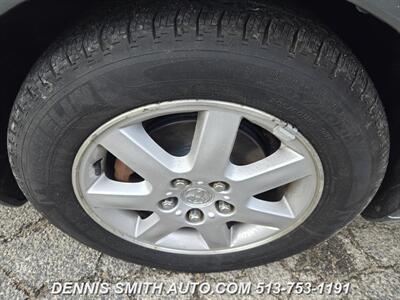 2000 Toyota Avalon XLS   - Photo 15 - Amelia, OH 45102