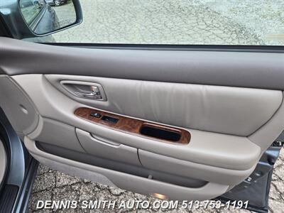 2000 Toyota Avalon XLS   - Photo 17 - Amelia, OH 45102