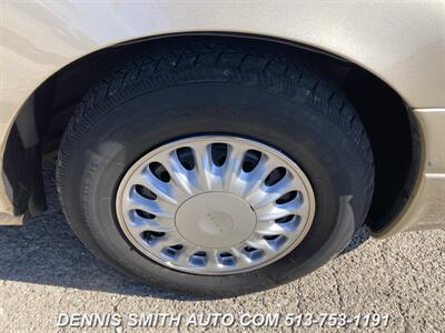2005 Buick LeSabre Custom   - Photo 9 - Amelia, OH 45102