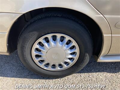 2005 Buick LeSabre Custom   - Photo 10 - Amelia, OH 45102