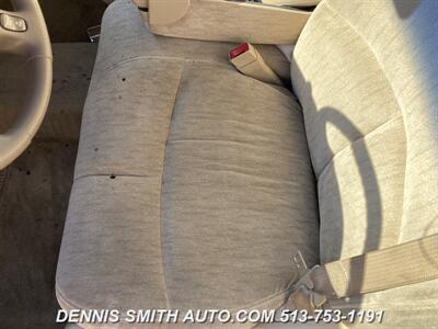2005 Buick LeSabre Custom   - Photo 14 - Amelia, OH 45102