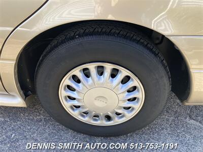 2005 Buick LeSabre Custom   - Photo 11 - Amelia, OH 45102