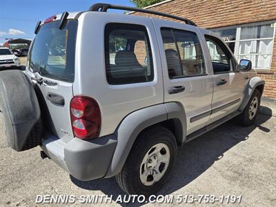 2005 Jeep Liberty Sport   - Photo 6 - Amelia, OH 45102