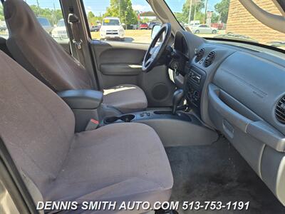 2005 Jeep Liberty Sport   - Photo 7 - Amelia, OH 45102
