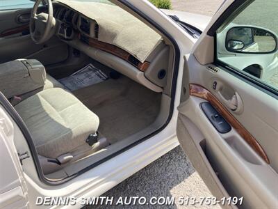 2002 Buick LeSabre Custom   - Photo 19 - Amelia, OH 45102