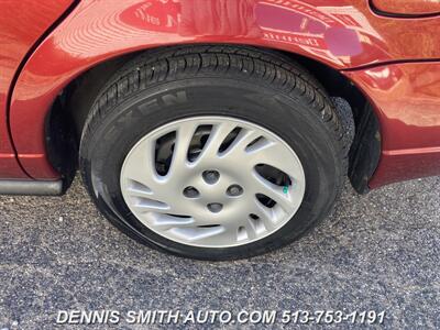 1998 Saturn SL2   - Photo 10 - Amelia, OH 45102