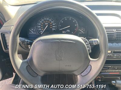 1998 Saturn SL2   - Photo 15 - Amelia, OH 45102