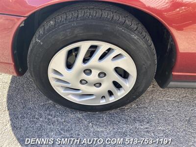 1998 Saturn SL2   - Photo 11 - Amelia, OH 45102