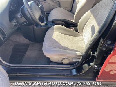 1998 Saturn SL2   - Photo 12 - Amelia, OH 45102