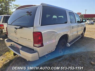 2004 Cadillac Escalade ESV   - Photo 6 - Amelia, OH 45102