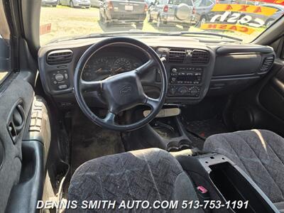 2002 Chevrolet S-10 LS   - Photo 13 - Amelia, OH 45102