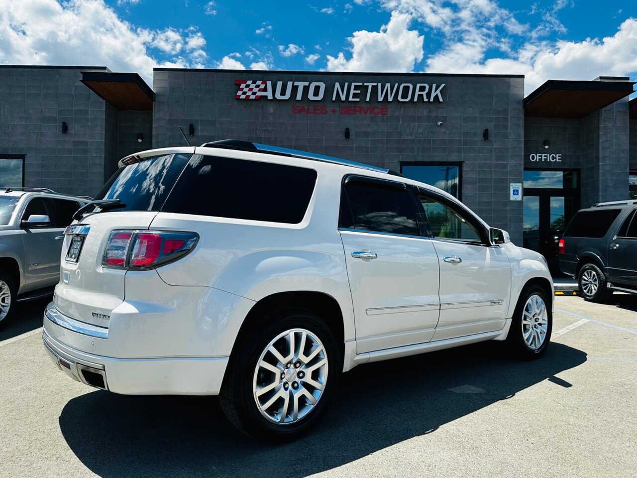 2015 GMC Acadia Denali - Photo 3 - Reno, NV 89502