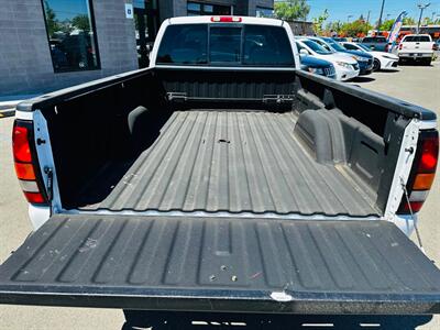 2005 GMC Sierra 3500 SLT 4dr Extended Cab   - Photo 11 - Reno, NV 89502