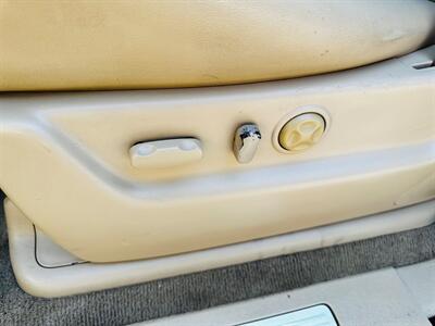 2013 Cadillac Escalade Premium   - Photo 32 - Reno, NV 89502