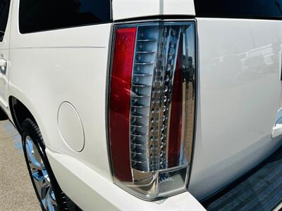 2013 Cadillac Escalade Premium   - Photo 11 - Reno, NV 89502