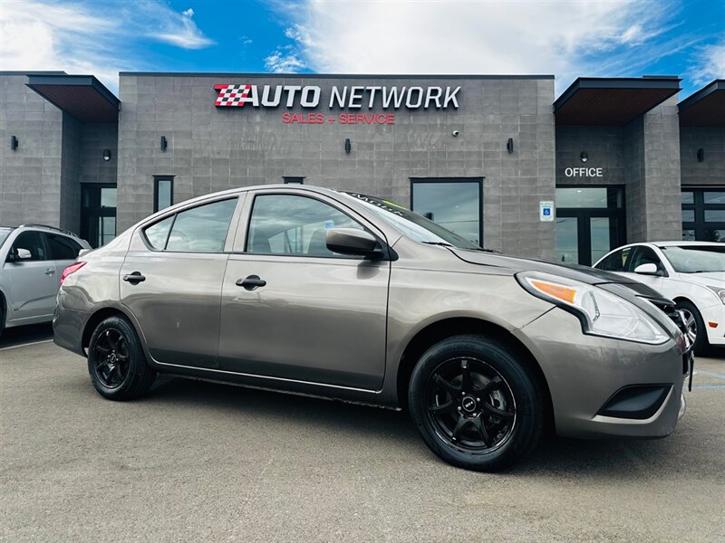 2016 Nissan Versa 1.6 S  