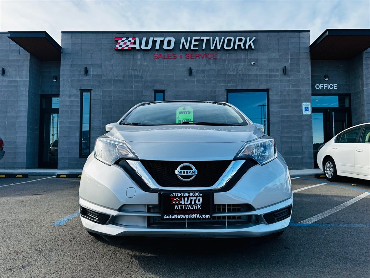 2017 Nissan Versa Note SV photo 4