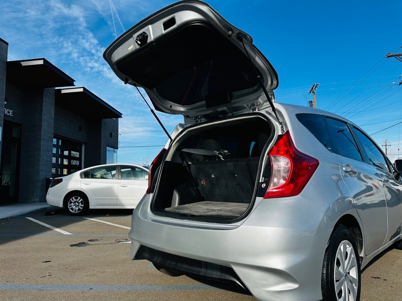 2017 Nissan Versa Note SV photo 9