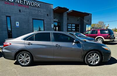 2015 Toyota Camry SE   - Photo 2 - Reno, NV 89502