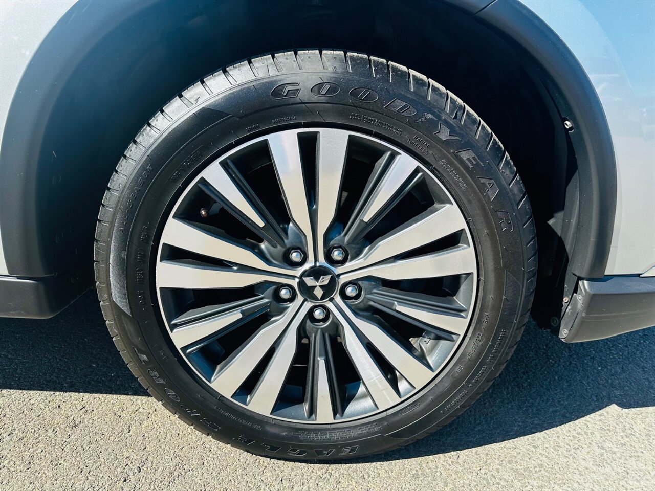 2020 Mitsubishi Outlander SE - Photo 11 - Reno, NV 89502