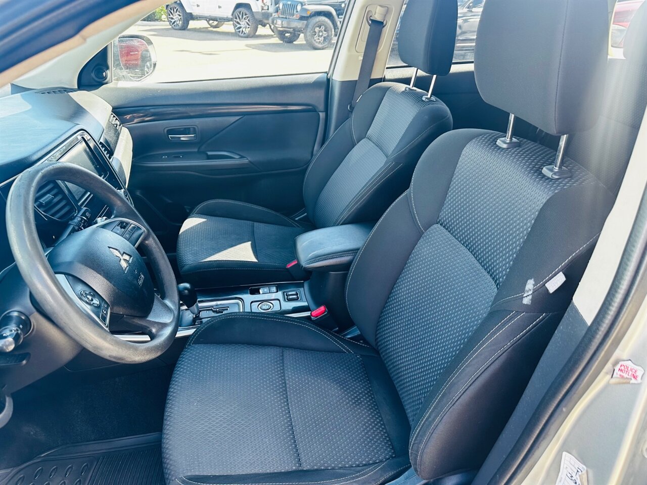 2020 Mitsubishi Outlander SE - Photo 13 - Reno, NV 89502