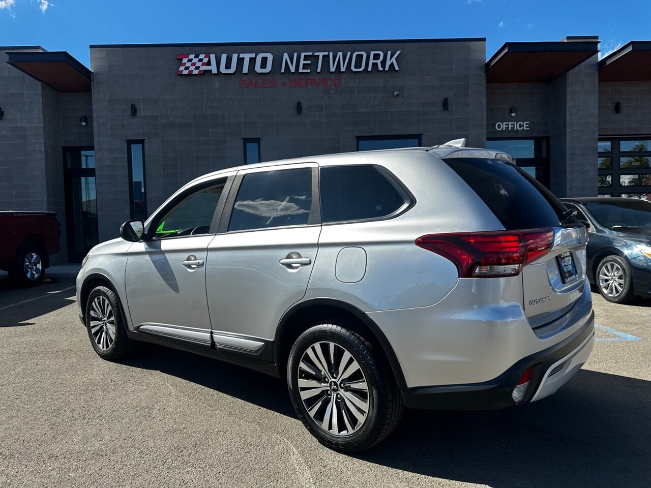 2020 Mitsubishi Outlander SE - Photo 7 - Reno, NV 89502
