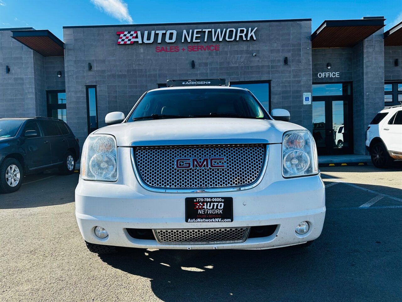 2013 GMC Yukon XL Denali - Photo 4 - Reno, NV 89502