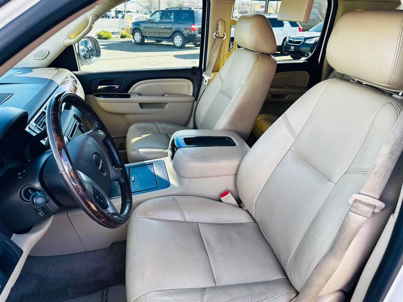 2013 GMC Yukon XL Denali - Photo 15 - Reno, NV 89502