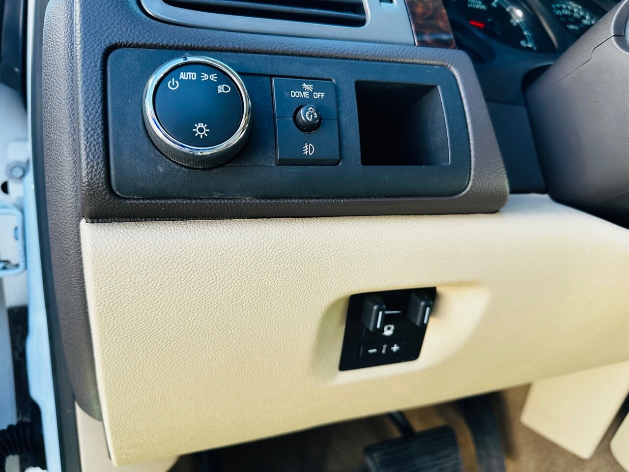 2013 GMC Yukon XL Denali - Photo 28 - Reno, NV 89502