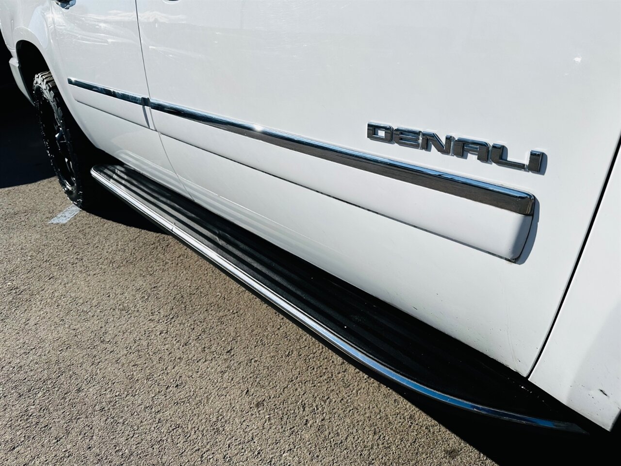 2013 GMC Yukon XL Denali - Photo 12 - Reno, NV 89502